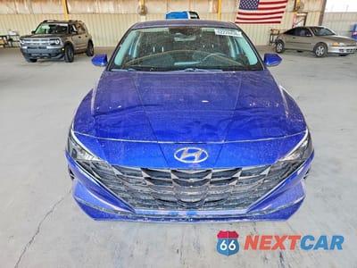 Piąte zdjęcie samochodu w środku: 2023 HYUNDAI ELANTRA BLUE VIN:KMHLM4AJ8PU042771 - miniatura