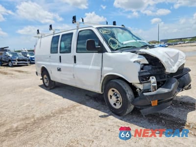 Czwarte zdjęcie samochodu z boku: 2021 CHEVROLET EXPRESS G2500 VIN:1GCWGAFP0M1236325 - miniatura