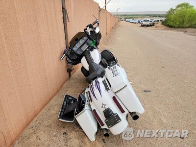 Zdjęcie 6 z 9 samochodu: 2016 HARLEY-DAVIDSON FLHXSE CVO STREET GLIDE VIN:1HD1PXN10GB956845 - miniatura