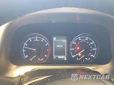 Zdjęcie 9 z 13 samochodu: 2017 TOYOTA RAV4 XLE VIN:JTMRFREV0HD200735 - miniatura