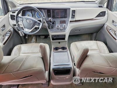 Zdjęcie 8 z 13 samochodu: 2016 TOYOTA SIENNA XLE 8-PASSENGER VIN:5TDYK3DC8GS740311 - miniatura
