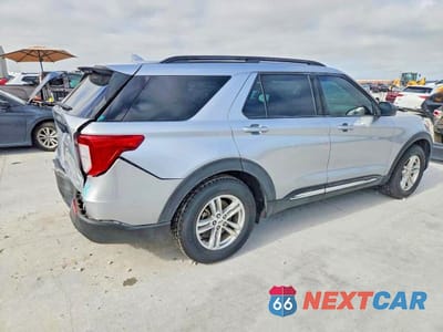 Trzecie zdjęcie samochodu z tyłu: 2020 FORD EXPLORER XLT VIN:1FMSK7DH7LGC30847 - miniatura