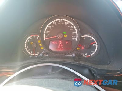 Zdjęcie 9 z 12 samochodu: 2015 VOLKSWAGEN BEETLE 1.8T VIN:3VWF17AT3FM636973 - miniatura