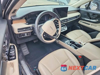 Zdjęcie 8 z 14 samochodu: 2025 LINCOLN CORSAIR GRAND TOURING VIN:5LMTJ5DZXSUL02674 - miniatura