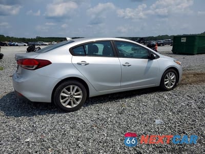Trzecie zdjęcie samochodu z tyłu: 2017 KIA FORTE LX VIN:3KPFL4A78HE021637 - miniatura