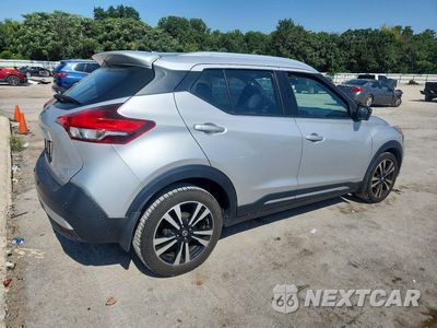 Trzecie zdjęcie samochodu z tyłu: 2020 NISSAN KICKS SR VIN:3N1CP5DV3LL533269 - miniatura