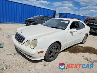 2002 MERCEDES-BENZ CLK 320 WDBLJ65G32F199028 - główne zdjęcie licytacji z USA - miniatura