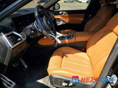 Zdjęcie 7 z 13 samochodu: 2025 BMW X6 M60I VIN:5UX43EX00S9Z66096 - miniatura
