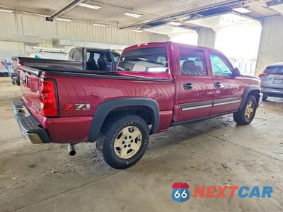 Trzecie zdjęcie samochodu z tyłu: 2005 CHEVROLET SILVERADO K1500 VIN:2GCEK13T651386351 - miniatura