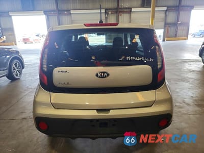 Zdjęcie 6 z 12 samochodu: 2017 KIA SOUL BASE VIN:KNDJN2A23H7457809 - miniatura