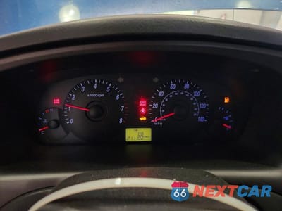 Zdjęcie 9 z 12 samochodu: 2004 HYUNDAI ELANTRA GT VIN:KMHDN56D34U127183 - miniatura