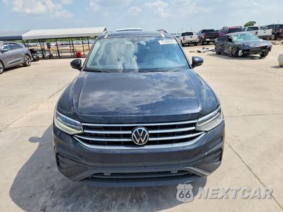 Piąte zdjęcie samochodu w środku: 2022 VOLKSWAGEN TIGUAN SE VIN:3VV2B7AX2NM045793 - miniatura