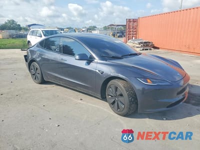 Czwarte zdjęcie samochodu z boku: 2024 TESLA MODEL 3 VIN:5YJ3E1EA2RF868490 - miniatura