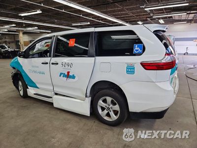 Drugie zdjęcie samochodu z przodu: 2020 TOYOTA SIENNA L VIN:5TDZZ3DC3LS036785 - miniatura