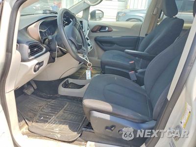 Zdjęcie 7 z 12 samochodu: 2017 CHRYSLER PACIFICA TOURING VIN:2C4RC1DG5HR721735 - miniatura
