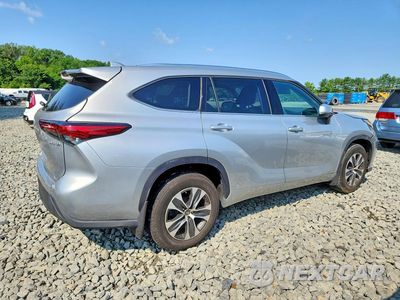 Trzecie zdjęcie samochodu z tyłu: 2021 TOYOTA HIGHLANDER HYBRID XLE VIN:5TDGBRCHXMS535659 - miniatura