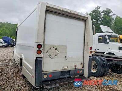 Drugie zdjęcie samochodu z przodu: 2013 ISUZU NPR HD - DELIVERY VAN VIN:JALB4T176D7W00009 - miniatura