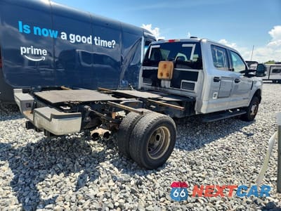 Trzecie zdjęcie samochodu z tyłu: 2022 FORD F350 SUPER DUTY VIN:1FT8W3DT6NEF29955 - miniatura