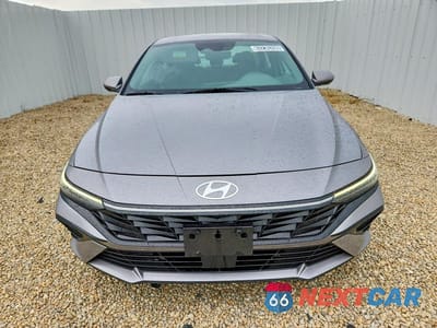 Piąte zdjęcie samochodu w środku: 2025 HYUNDAI ELANTRA SEL VIN:KMHLS4DG5SU975090 - miniatura