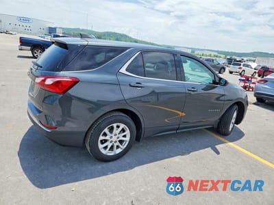 Trzecie zdjęcie samochodu z tyłu: 2020 CHEVROLET EQUINOX LT VIN:2GNAXJEV4L6241119 - miniatura