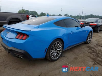 Trzecie zdjęcie samochodu z tyłu: 2025 FORD MUSTANG GT VIN:1FA6P8CF3S5410369 - miniatura