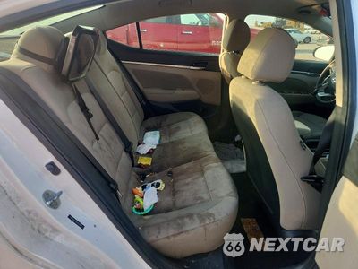 Zdjęcie 10 z 13 samochodu: 2019 HYUNDAI ELANTRA SEL VIN:5NPD84LF9KH457008 - miniatura