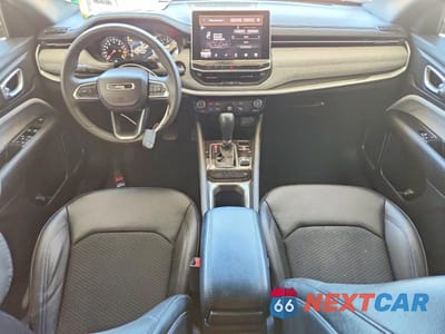 Zdjęcie 8 z 14 samochodu: 2024 JEEP COMPASS LATITUDE VIN:3C4NJDBN7RT110756 - miniatura
