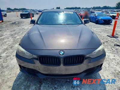 Piąte zdjęcie samochodu w środku: 2014 BMW 328 I VIN:WBA3A5G55ENP33175 - miniatura