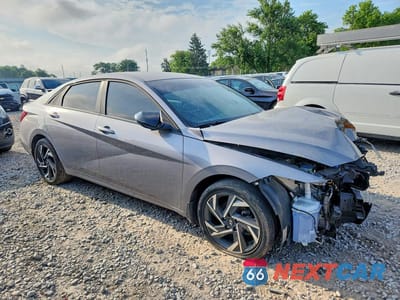 Czwarte zdjęcie samochodu z boku: 2025 HYUNDAI ELANTRA SEL SPORT VIN:KMHLM4DG3SU000761 - miniatura