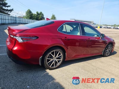 Trzecie zdjęcie samochodu z tyłu: 2021 TOYOTA CAMRY XLE VIN:4T1F31AK7MU547266 - miniatura