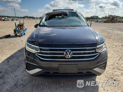 Piąte zdjęcie samochodu w środku: 2024 VOLKSWAGEN TIGUAN WOLFSBURG VIN:3VVTB7AX9RM231096 - miniatura