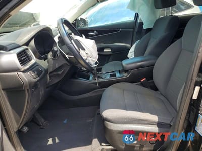 Zdjęcie 7 z 13 samochodu: 2019 KIA SORENTO LX VIN:5XYPG4A35KG527264 - miniatura
