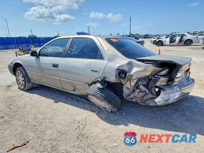 Drugie zdjęcie samochodu z przodu: 1998 TOYOTA CAMRY LE VIN:4T1BG22K9WU355521 - miniatura