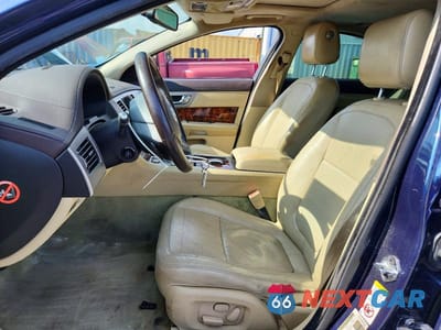 Zdjęcie 7 z 13 samochodu: 2011 JAGUAR XF PREMIUM VIN:SAJWA0GB6BLR90069 - miniatura