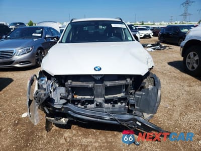 Piąte zdjęcie samochodu w środku: 2014 BMW X1 XDRIVE28I VIN:WBAVL1C57EVY20240 - miniatura