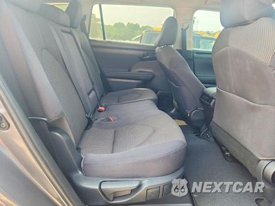 Zdjęcie 11 z 13 samochodu: 2021 TOYOTA HIGHLANDER LE VIN:5TDZZRAH9MS520223 - miniatura