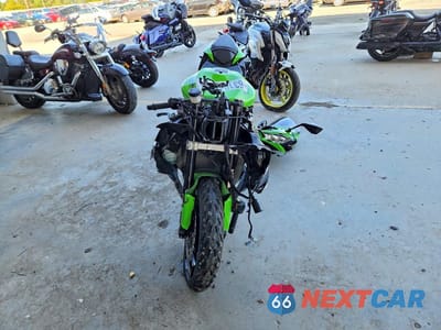 Drugie zdjęcie samochodu z przodu: 2021 KAWASAKI ZX636 K VIN:JKBZXJG12MA016682 - miniatura