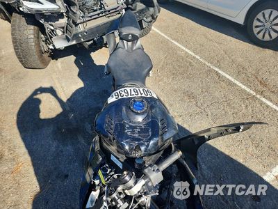 Piąte zdjęcie samochodu w środku: 2017 YAMAHA YZFR6 C VIN:JYARJ28Y0HA000432 - miniatura