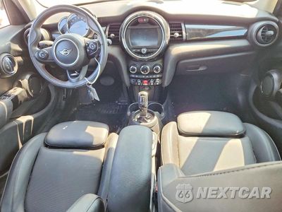 Zdjęcie 8 z 12 samochodu: 2020 MINI COOPER S VIN:WMWXU9C07L2L56292 - miniatura