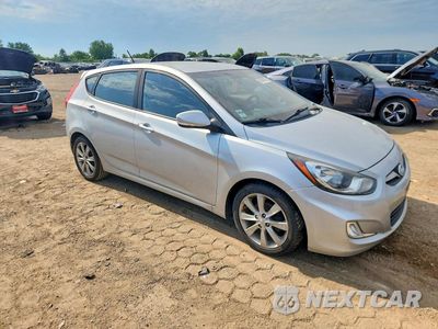 Czwarte zdjęcie samochodu z boku: 2013 HYUNDAI ACCENT SE VIN:KMHCU5AE1DU061232 - miniatura