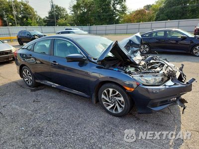 Czwarte zdjęcie samochodu z boku: 2018 HONDA CIVIC EX VIN:19XFC2F75JE001722 - miniatura