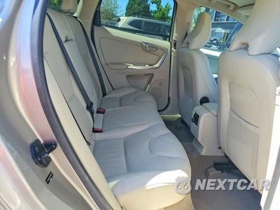 Zdjęcie 11 z 14 samochodu: 2013 VOLVO XC60 T6 VIN:YV4902DZ4D2389406 - miniatura