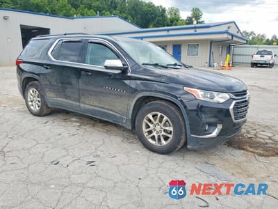 Czwarte zdjęcie samochodu z boku: 2019 CHEVROLET TRAVERSE LT VIN:1GNEVGKW8KJ308927 - miniatura