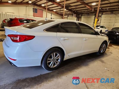 Trzecie zdjęcie samochodu z tyłu: 2016 HYUNDAI SONATA SE VIN:5NPE24AF6GH418411 - miniatura