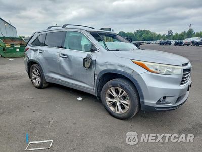 Czwarte zdjęcie samochodu z boku: 2015 TOYOTA HIGHLANDER XLE VIN:5TDJKRFH8FS142800 - miniatura