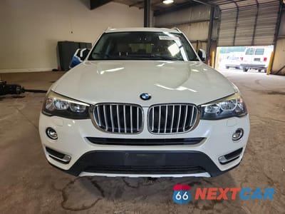Piąte zdjęcie samochodu w środku: 2017 BMW X3 XDRIVE28I VIN:5UXWX9C5XH0T09213 - miniatura