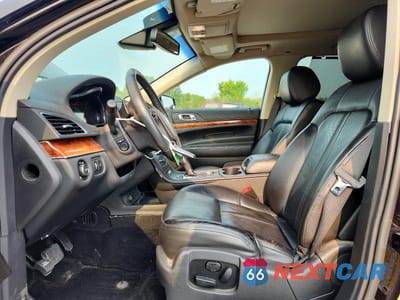 Zdjęcie 7 z 14 samochodu: 2019 LINCOLN MKT VIN:2LMHJ5AT0KBL04162 - miniatura