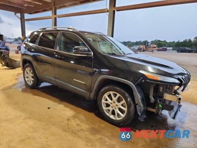 Czwarte zdjęcie samochodu z boku: 2018 JEEP CHEROKEE LATITUDE VIN:1C4PJLCB3JD611421 - miniatura