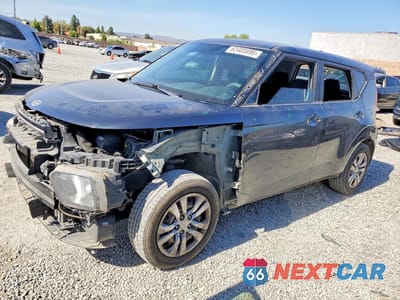 2020 KIA SOUL LX KNDJ23AU4L7716252 - główne zdjęcie licytacji z USA - miniatura