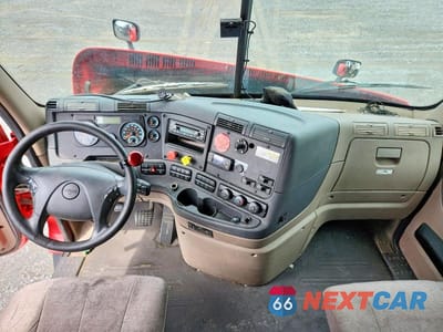 Zdjęcie 8 z 13 samochodu: 2018 FREIGHTLINER CASCADIA 125 SEMI TRUCK VIN:1FUJGLDR4JLJK5053 - miniatura